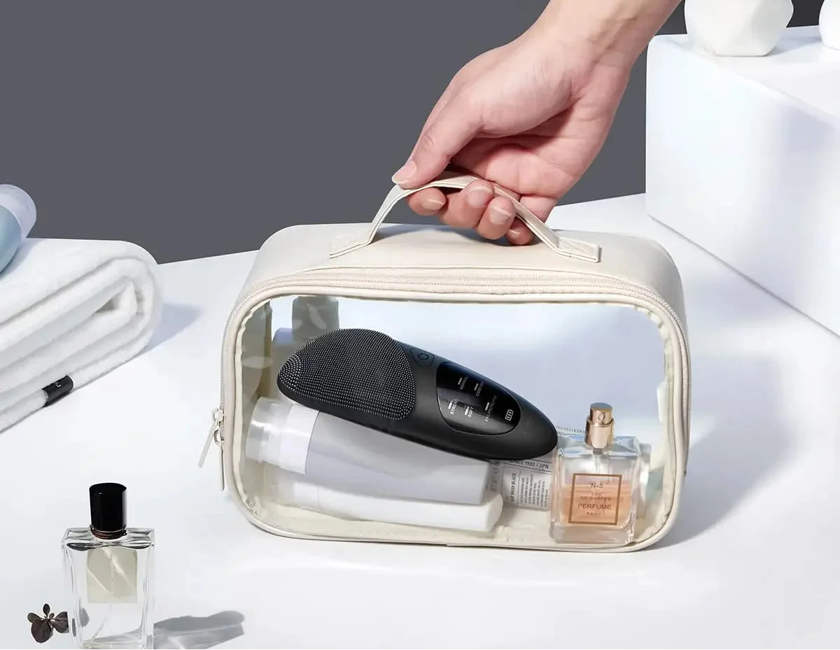 מברשת ניקוי פנים סונית ורודה מסיליקון עמידה במים IPX7.

אישה מנקה את פניה במברשת SonicGlow שחורה.

תקריב של מברשת חשמלית לעור הפנים עם הגנת עיניים.

הדגמת מצב חימום ועיסוי באזור העיניים.

מברשת פנים עמידה במים בשימוש באמבטיה.

מברשת פנים סגולה עם טעינה מגנטית.

הדמיה של ניקוי נקבוביות עמוק.

מברשת פנים סונית על רקע חדר אמבטיה יוקרתי.

תמונת סט מברשת + כבל טעינה.

תמונה של עיסוי פנים תרמי בעזרת מברשת סיליקון רכה.